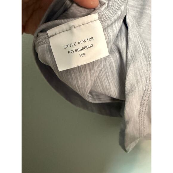 Vuori light grey tank top - Picture 3 of 5
